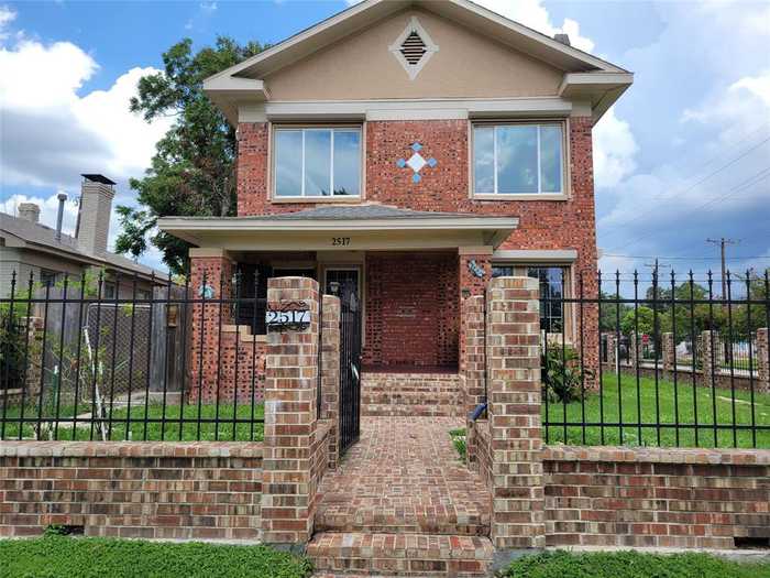 photo 1: 2517 Isabella Street, Houston TX 77004