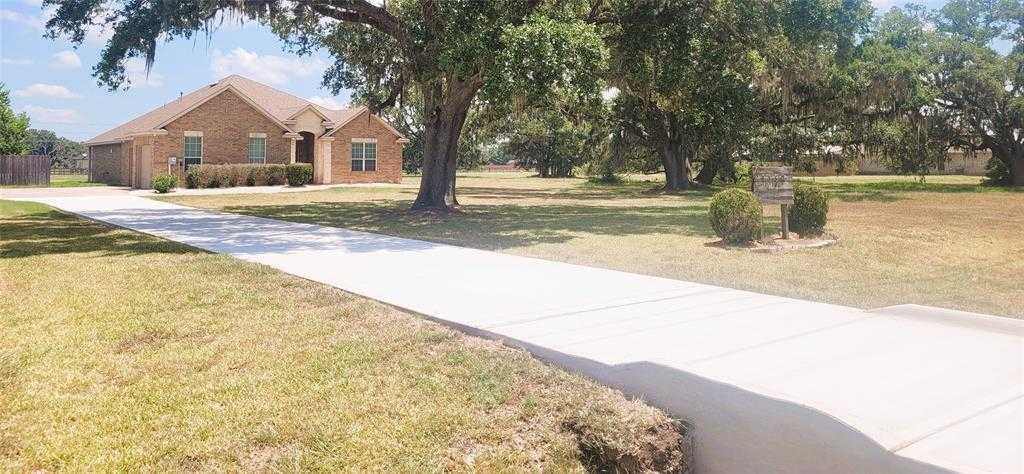 photo 1: 1132 Quarter Horse Trail, Angleton TX 77515