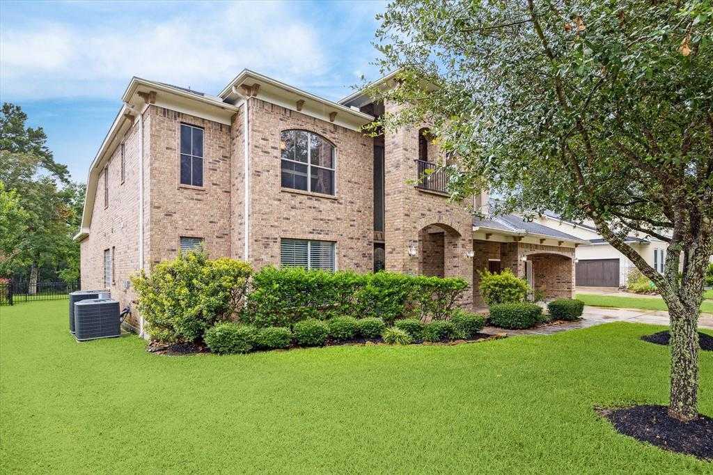 photo 2: 2826 S Cotswold Manor Drive, Kingwood TX 77339