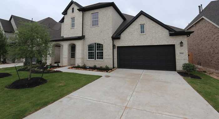 photo 2: 5510 Garnet Peak Lane, Richmond TX 77469