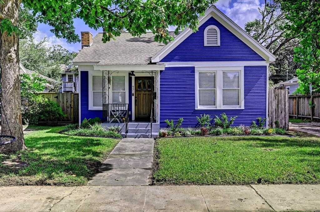 photo 1: 931 W Temple Street, Houston TX 77009