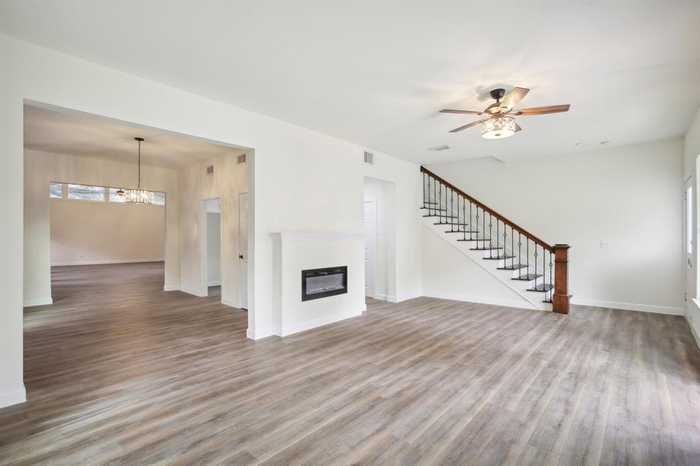 photo 1: 108 W 10th 1/2 Street, Houston TX 77008