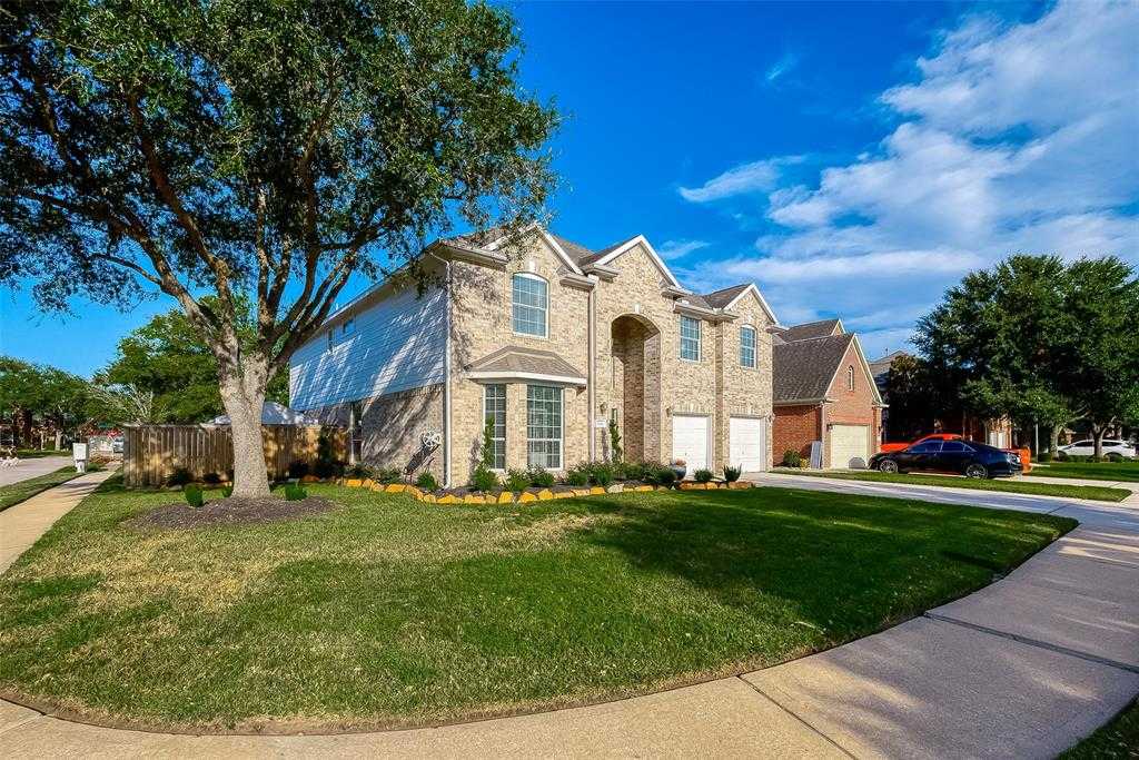 photo 2: 5303 Bur Oak Drive, Pasadena TX 77505