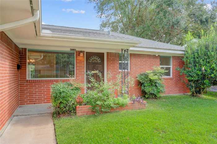 photo 2: 4538 Warm Springs Road, Houston TX 77035