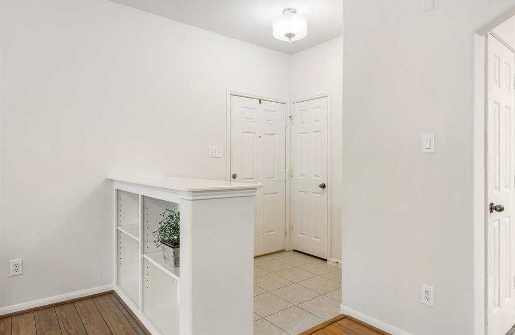 photo 3: 6607 Lake Woodlands Drive Unit 512, The Woodlands TX 77382