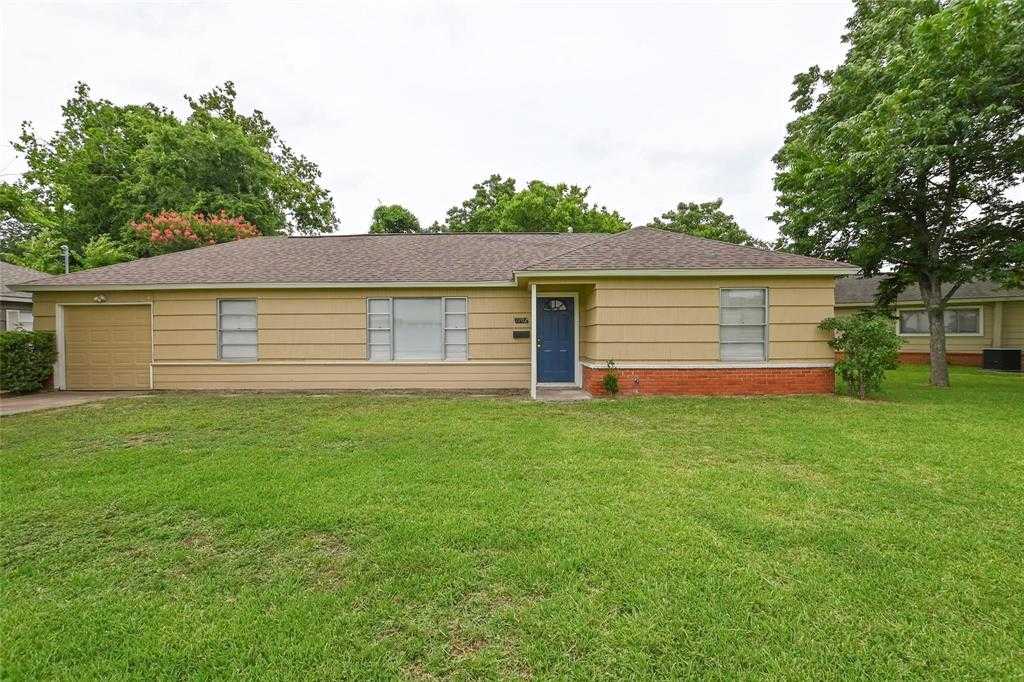 photo 1: 7702 Cedel Drive, Houston TX 77055