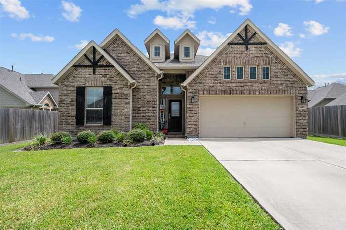 photo 1: 13310 Village Circle Drive, Mont Belvieu TX 77535