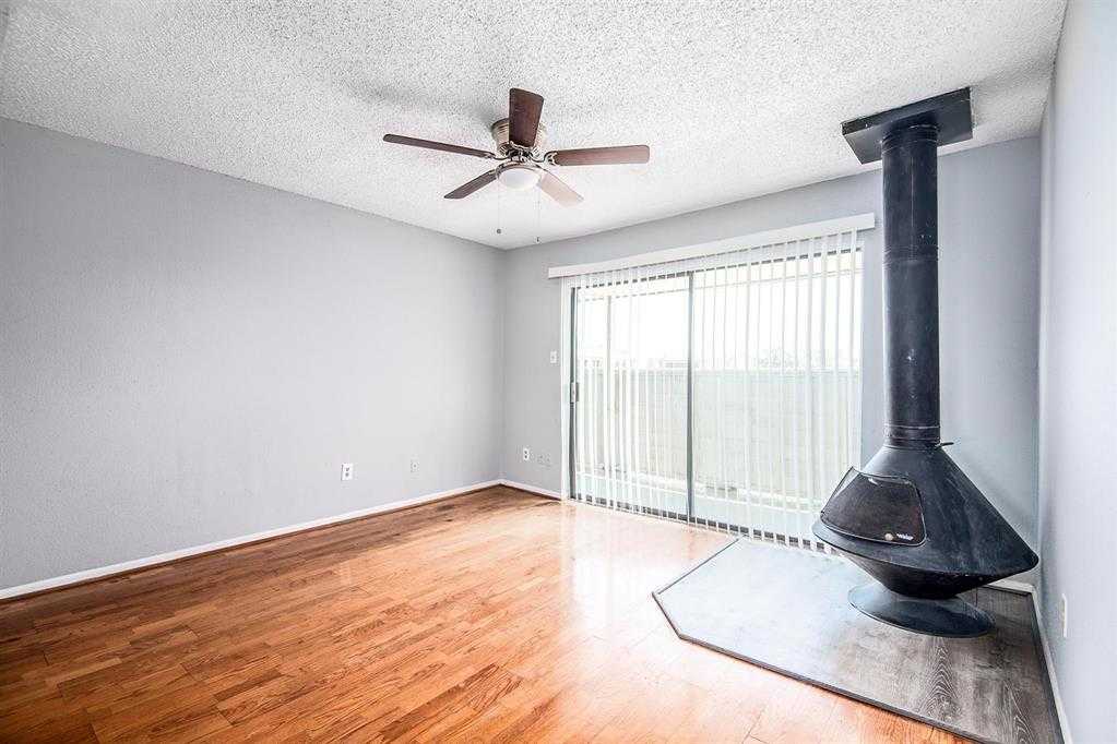 photo 2: 3085 Walnut Bend Lane Unit 35, Houston TX 77042