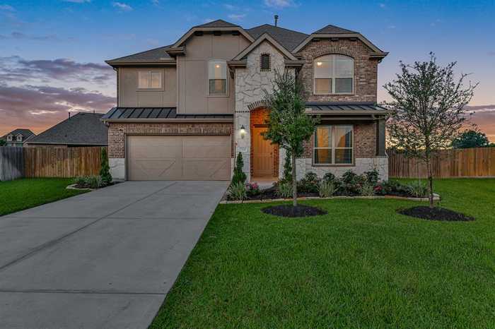 photo 1: 13506 Red Bloom Circle, Mont Belvieu TX 77535