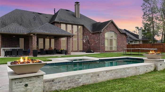 photo 1: 16211 Florida View Lane, Houston TX 77044