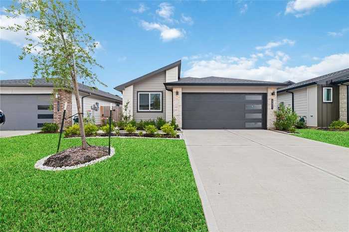 photo 1: 12805 Southborough Lane, Houston TX 77047