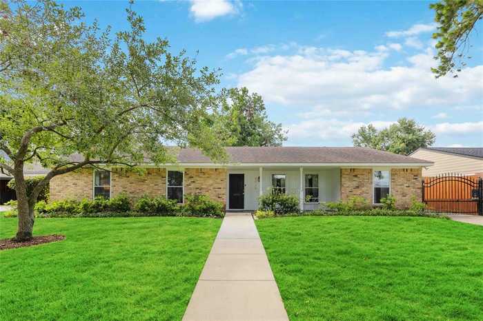 photo 1: 7719 Highmeadow Drive, Houston TX 77063