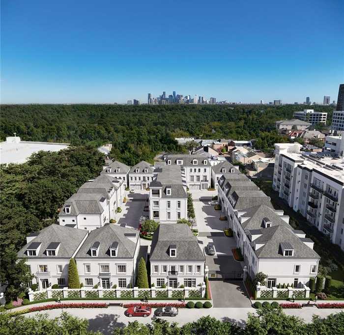 photo 1: 10 Wentworth Square Avenue, Houston TX 77027