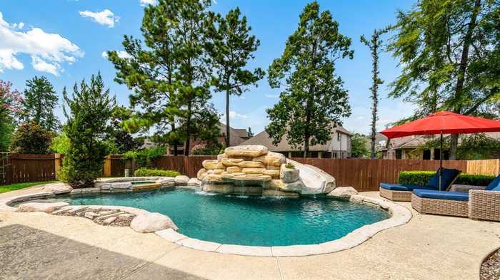 photo 2: 315 Arbor Ridge Lane, Conroe TX 77384