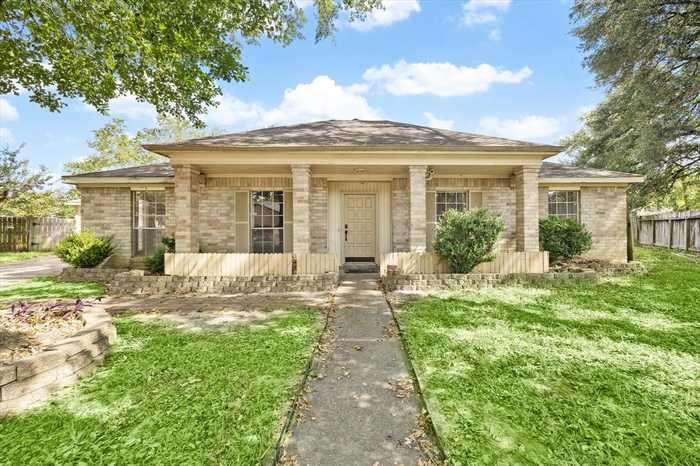 photo 1: 7810 Blackjack Court, Houston TX 77088