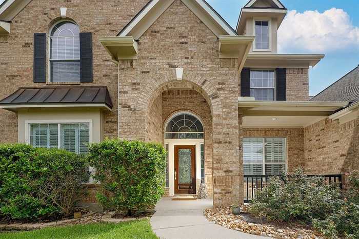 photo 2: 42 N Scribewood Circle, The Woodlands TX 77382