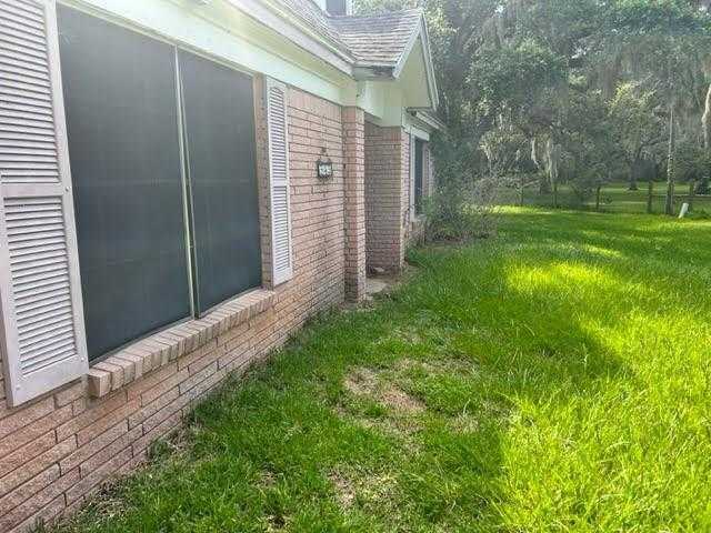 photo 3: 543 Bluebonnet Drive, Freeport TX 77541