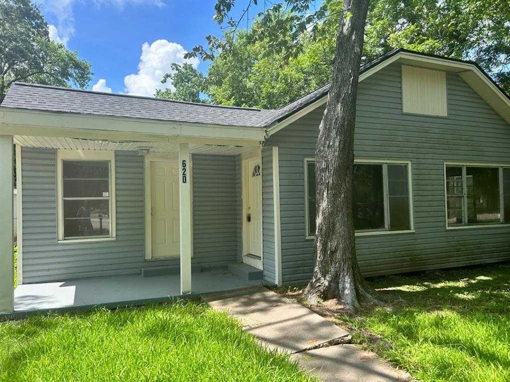 photo 1: 620 E Cedar Street, Angleton TX 77515