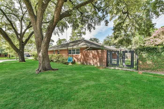 photo 30: 702 Azaleadell Drive, Houston TX 77018