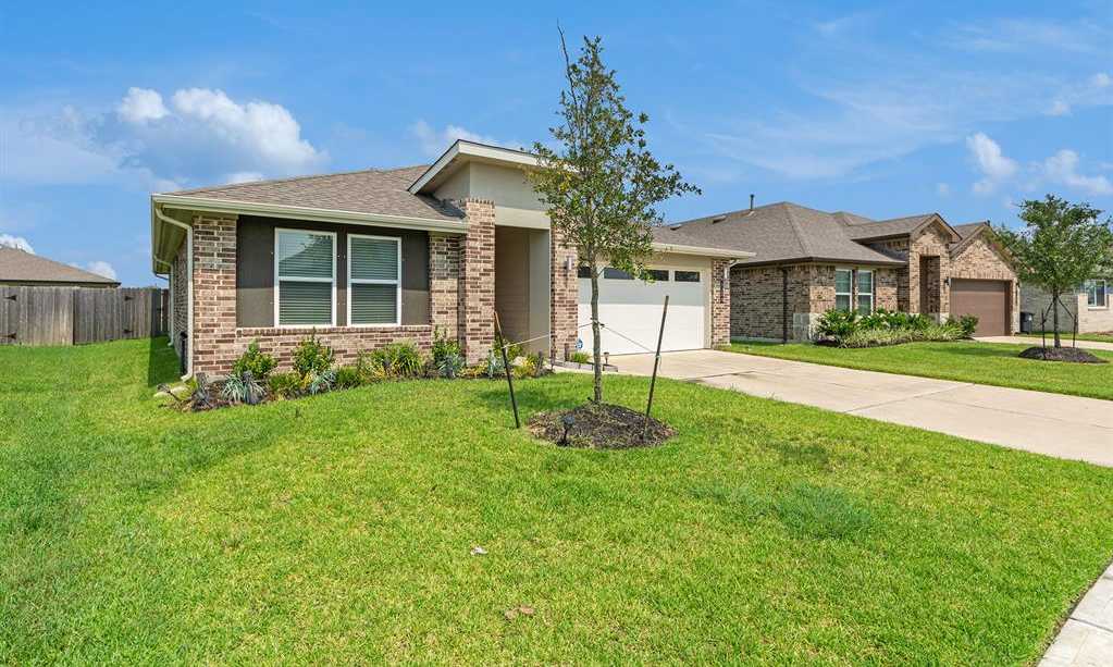 photo 1: 8206 Brahman Lane, Rosharon TX 77583