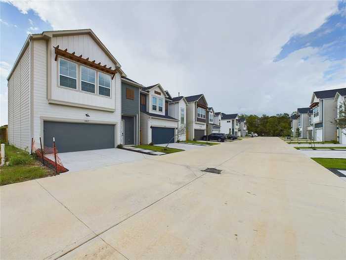 photo 32: 5817 Highland Sky Lane, Houston TX 77091