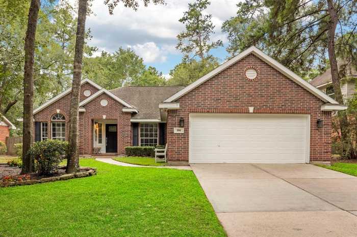 photo 2: 100 N Acacia Park Circle, The Woodlands TX 77382