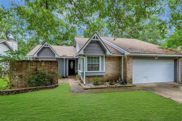 photo 2: 3226 Silver Falls Drive, Houston TX 77339