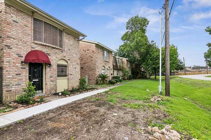 photo 2: 6921 Calder Avenue, Beaumont TX 77706