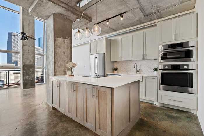 photo 2: 2000 Bagby Street Unit 7416, Houston TX 77002