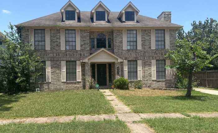 photo 2: 6831 Trimstone Drive, Pasadena TX 77505