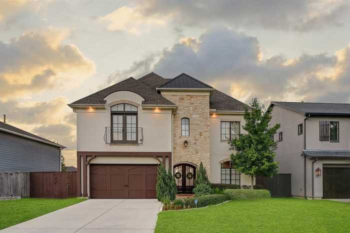 photo 1: 1238 Wakefield Drive, Houston TX 77018