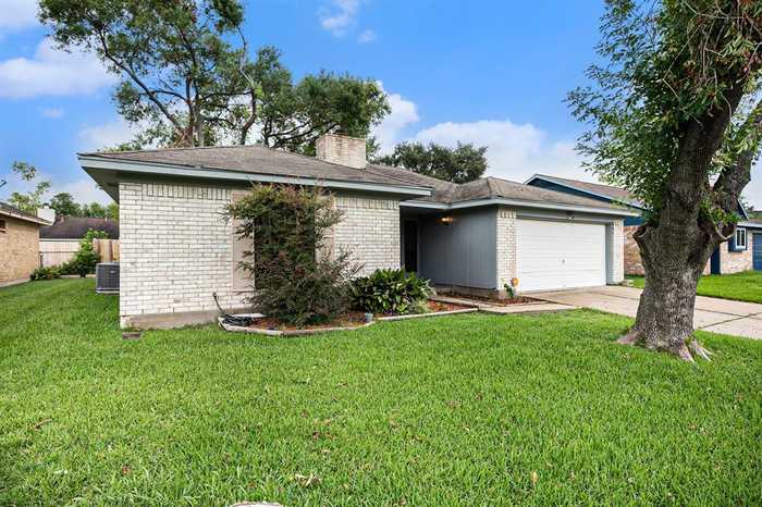 photo 2: 3607 Sunshine Lane, Pasadena TX 77505