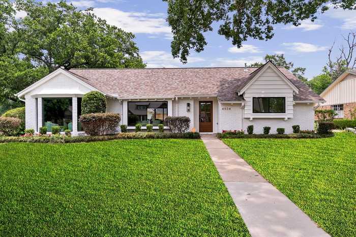 photo 1: 4934 Oak Forest Drive, Houston TX 77018