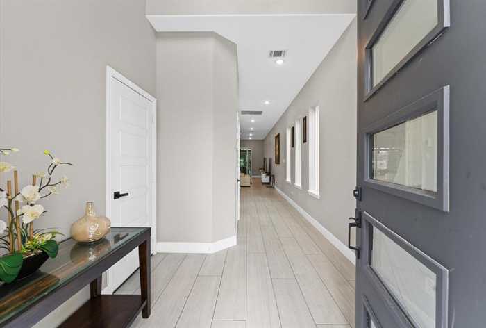 photo 2: 1425 Adkins Road Unit A, Houston TX 77055