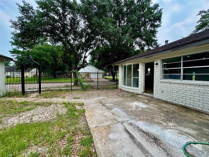 photo 25: 5926 Darkwood Drive, Houston TX 77088