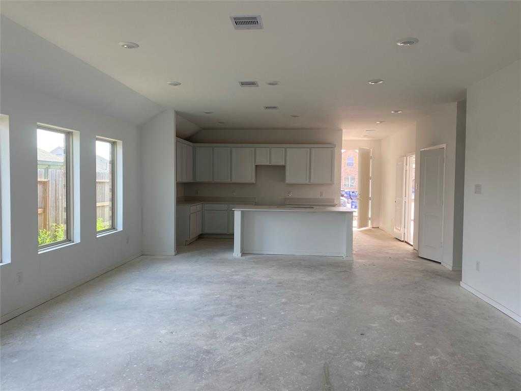 photo 2: 5111 Marlin Reef Drive, Katy TX 77493