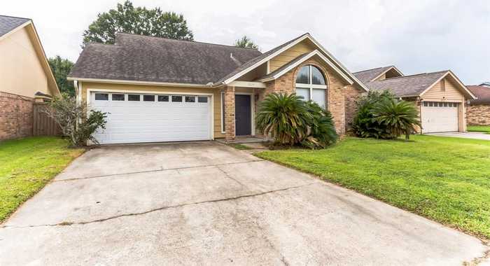 photo 2: 1019 Springmeadow Drive, Beaumont TX 77706