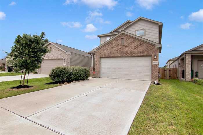 photo 2: 13318 Colby Meadow Drive, Houston TX 77048