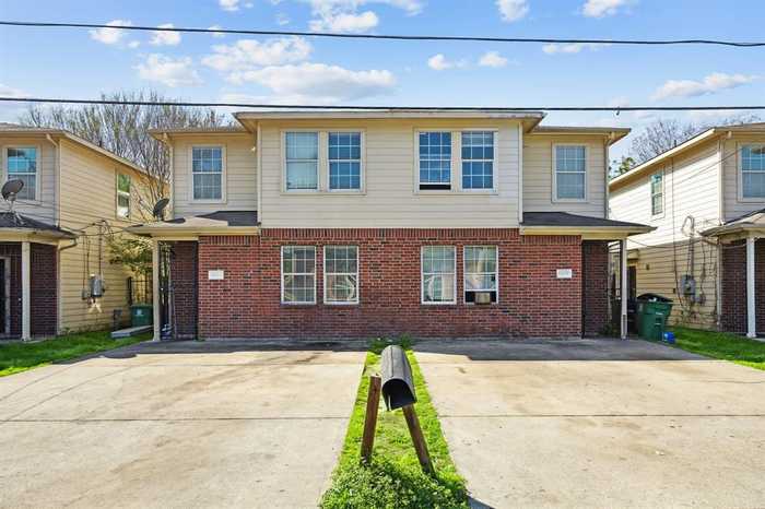 photo 1: 6812 Winton Street Unit A/B, Houston TX 77021