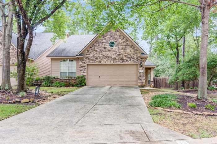 photo 1: 18 Endor Forest Place, Spring TX 77382