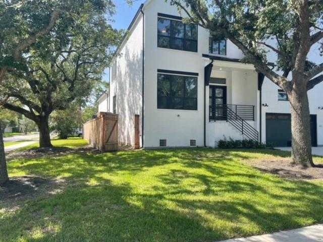 photo 2: 5003 Yarwell Drive, Houston TX 77096