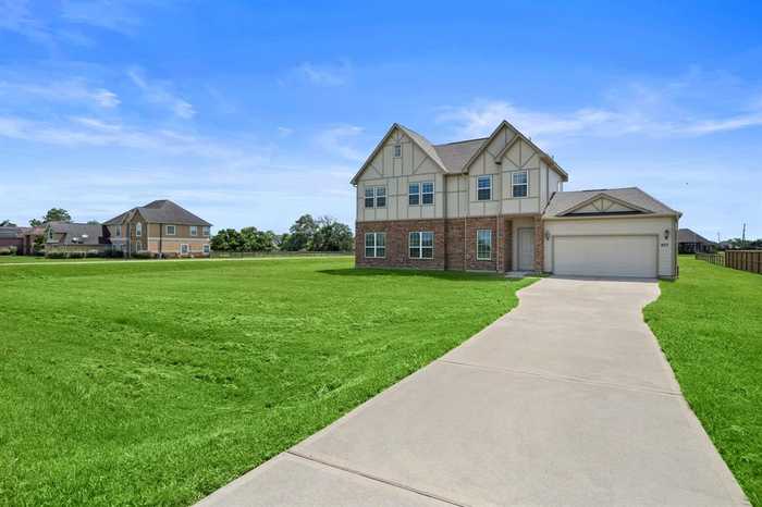 photo 2: 803 Lakeland Circle, Rosharon TX 77583