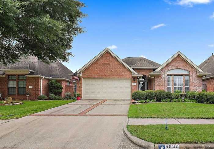 photo 2: 4830 Julia Court, Pasadena TX 77505