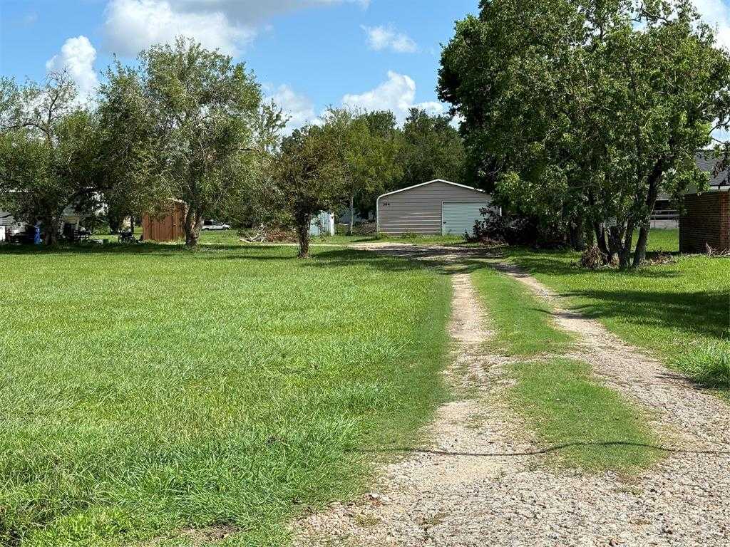 photo 1: 364 County Road 296, Alvin TX 77511