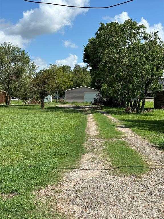 photo 2: 364 County Road 296, Alvin TX 77511