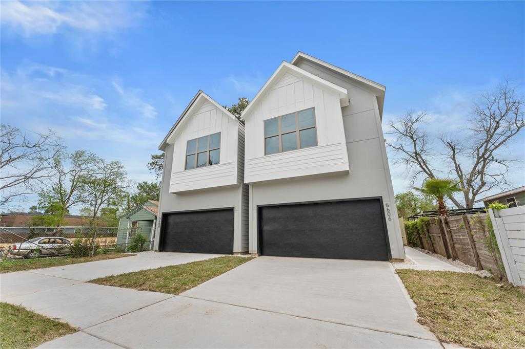 photo 1: 5606 Kittridge Street, Houston TX 77028