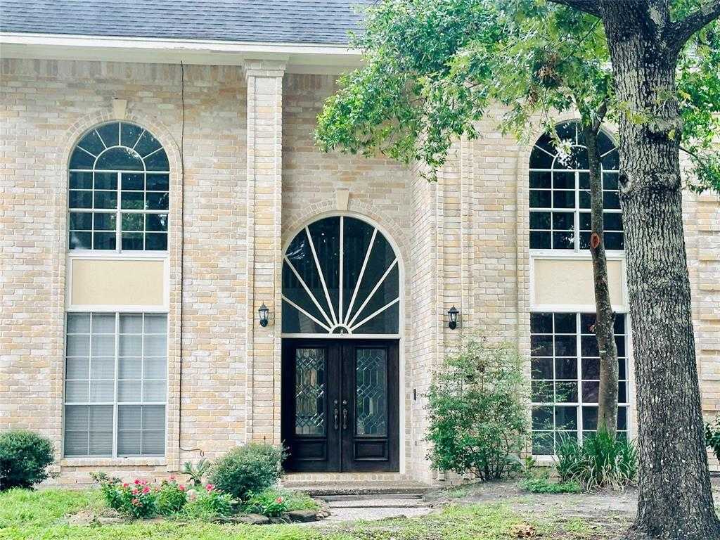 photo 2: 5003 Maple Terrace Drive, Houston TX 77345