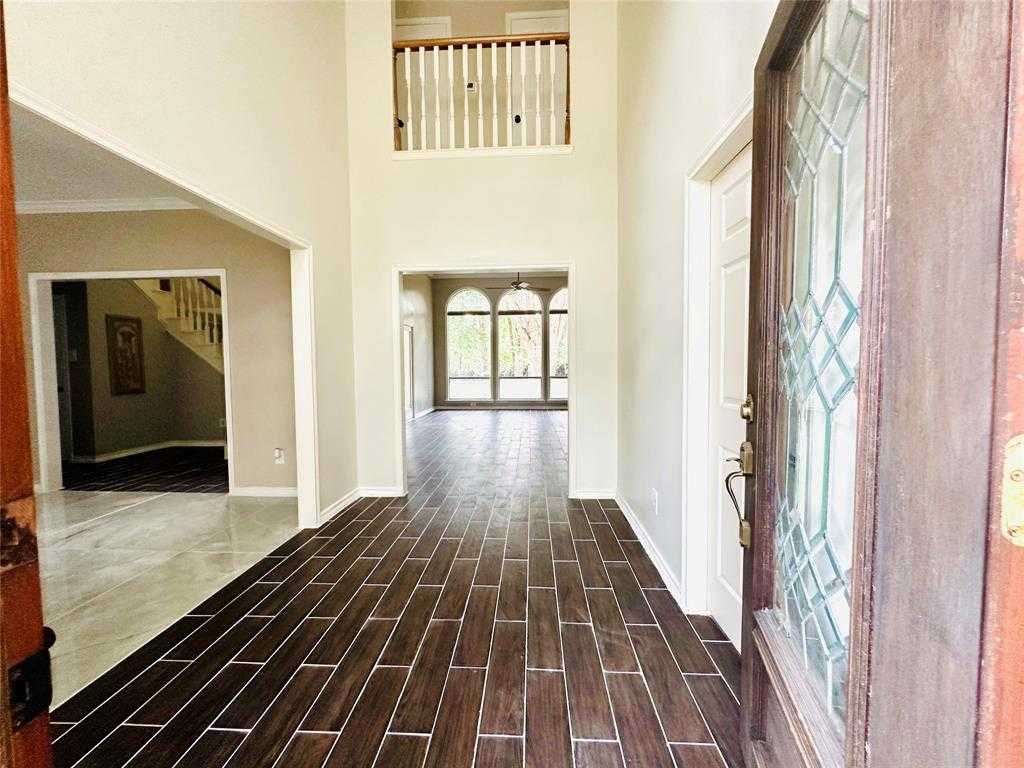 photo 3: 5003 Maple Terrace Drive, Houston TX 77345