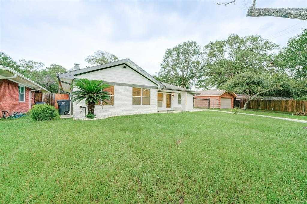 photo 2: 10328 Shadow Oaks Drive, Houston TX 77043