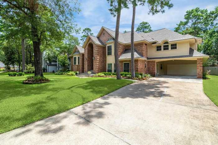 photo 2: 1911 Pleasant Creek Drive, Houston TX 77345